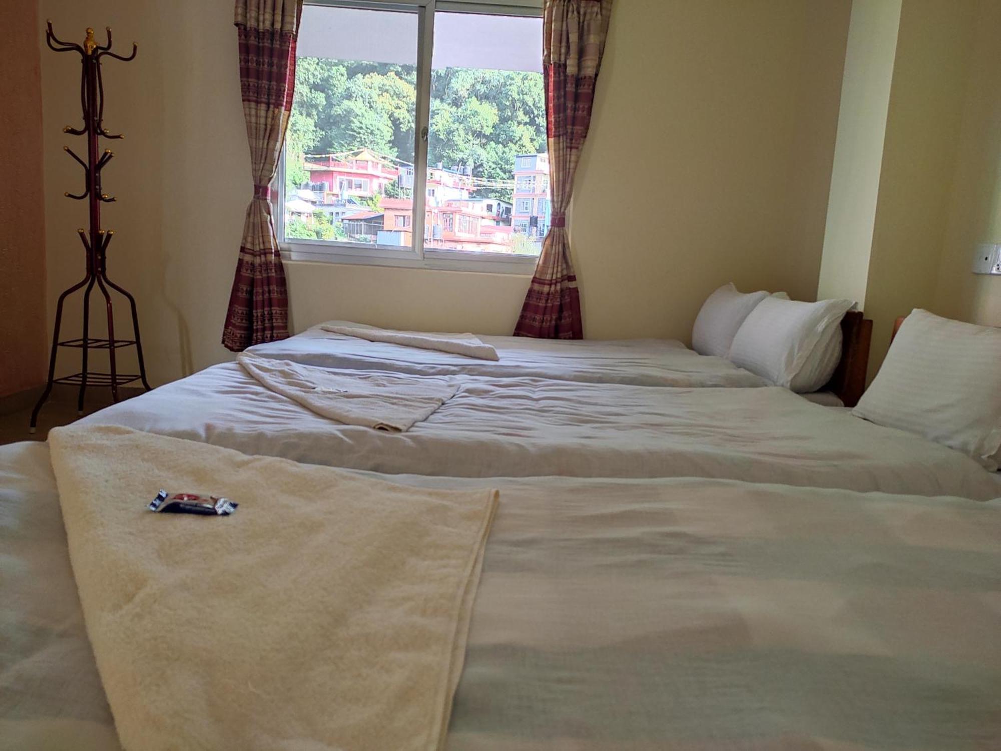 Hotel Green Hill View ポカラ 部屋 写真