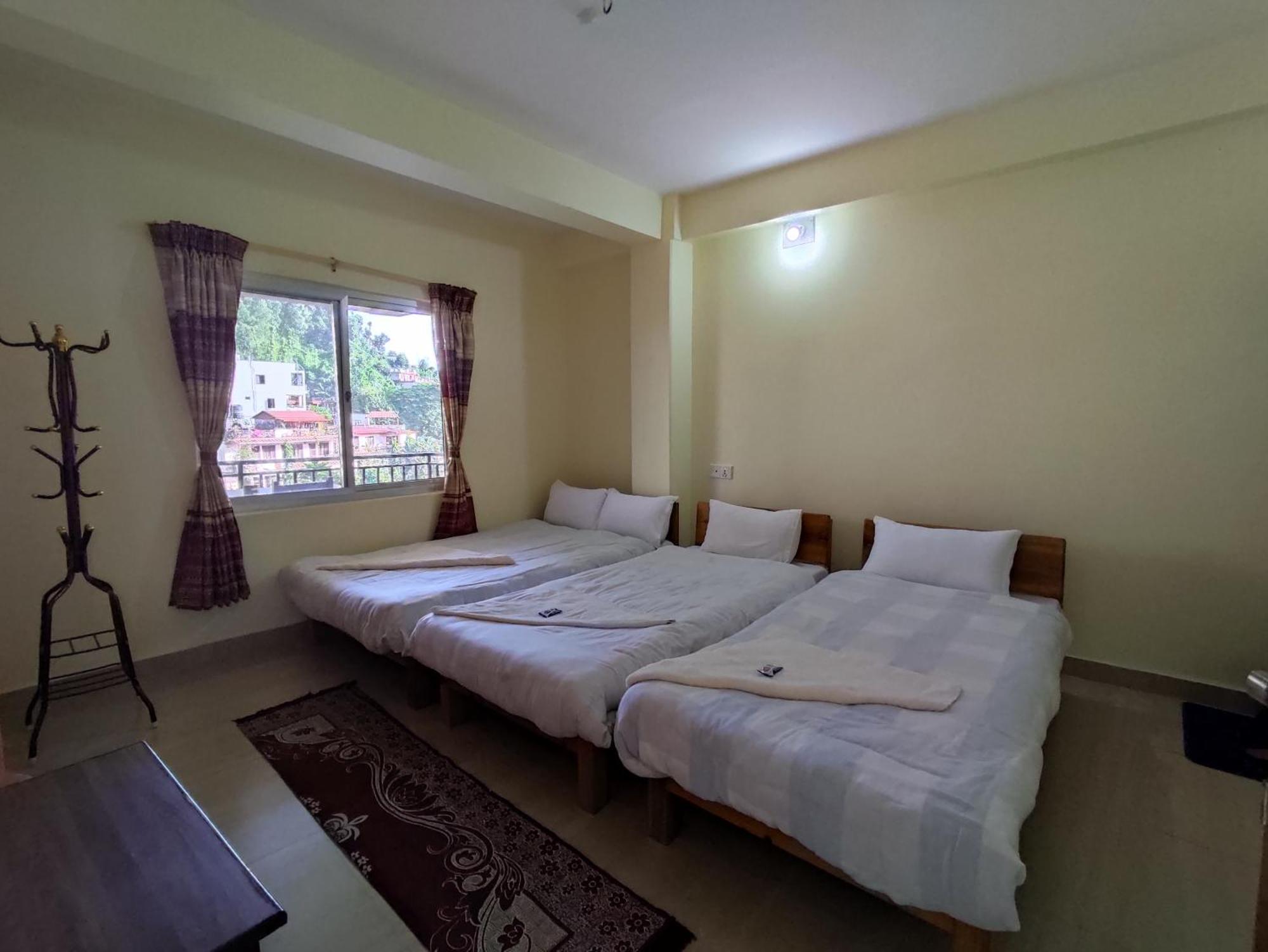 Hotel Green Hill View ポカラ 部屋 写真